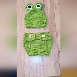 MTO Handmade Baby Frog Set